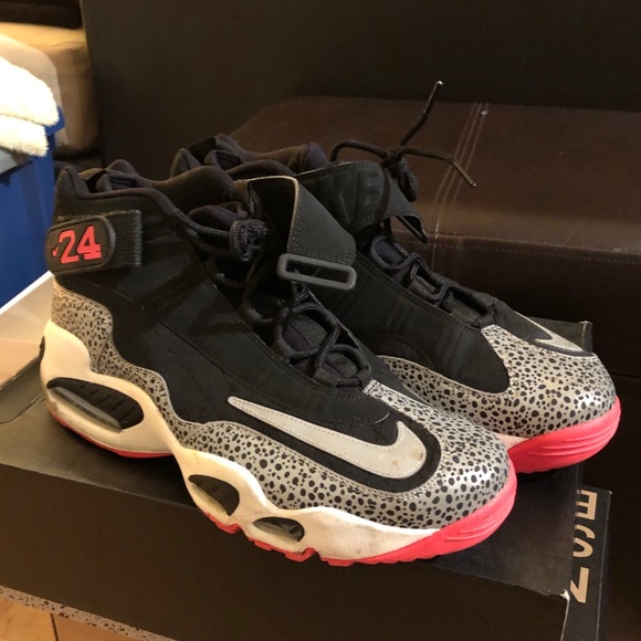 Ken Griffey Jr - Picture 5 of 5